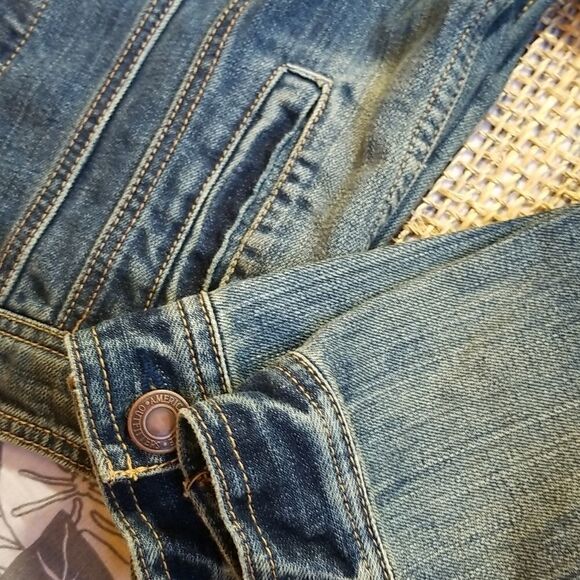 AMERICANāEAGLEāOUTFITTERSĀ StuddedāEmbellishedāBedazzledāDramaticāDenimāJacketāsm - Picture 3 of 9